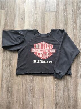 Original Retro Brand Black Crewneck Sweatshirt with Motley Crue graphic